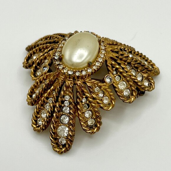 JUDITH GREEN Vintage 1960s Gold Tone Modernist Brooch Pin Rhinestones Oval Pearl - Picture 2 of 8